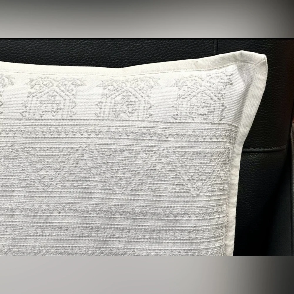 NEW RALPH LAUREN HOME THROW PILLOW WHITE & GRAY WOVEN ON BOTH SIDES 15 X 20
